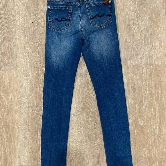 Listing Image Blurred Background