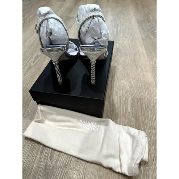 Listing Image Blurred Background