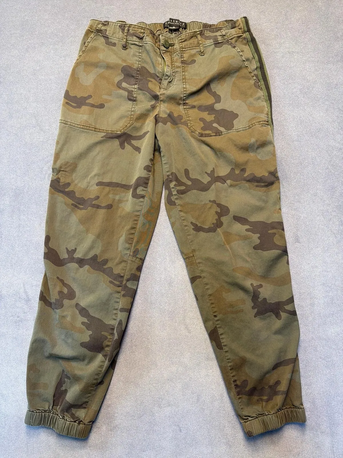 922AzFxv68PGJcJB3CKT Picture 0