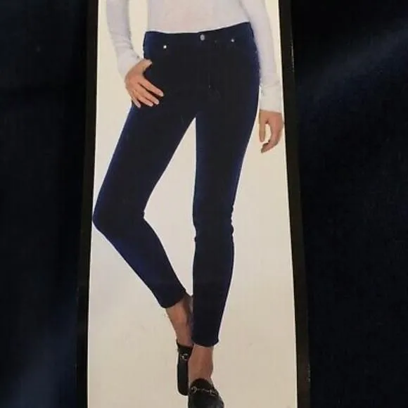 Listing Image Blurred Background