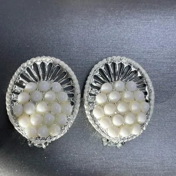 Product image for Enamel & Silver Tone White Balls In A Basket Vintage Classic Clip On Earrings.