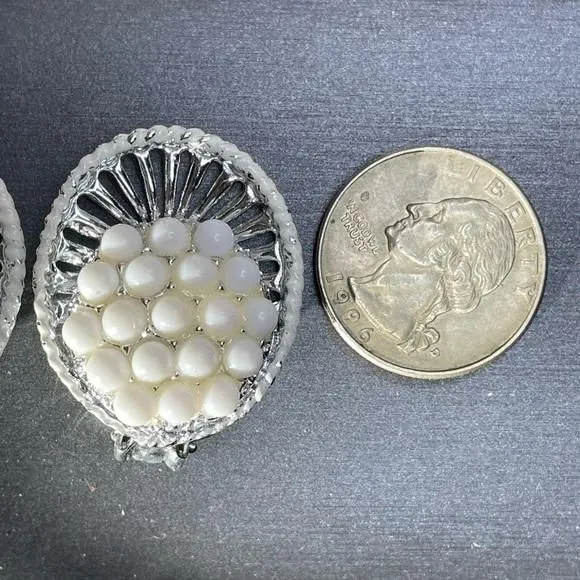 Listing Image Blurred Background