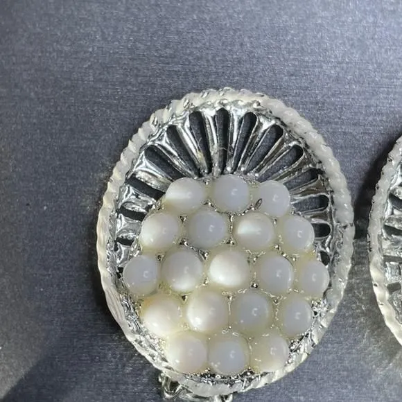 Listing Image Blurred Background