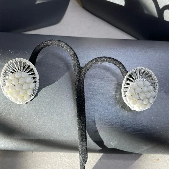 Listing Image Blurred Background