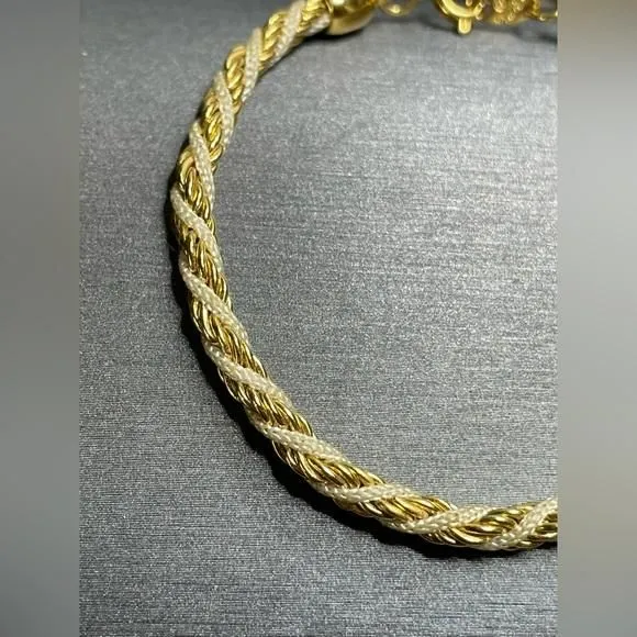 Listing Image Blurred Background