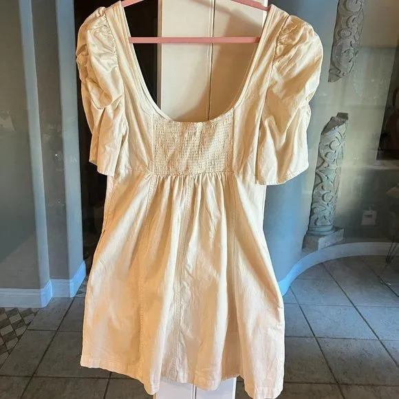 Listing Image Blurred Background