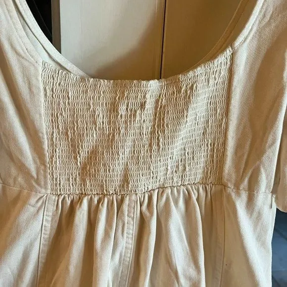 Listing Image Blurred Background