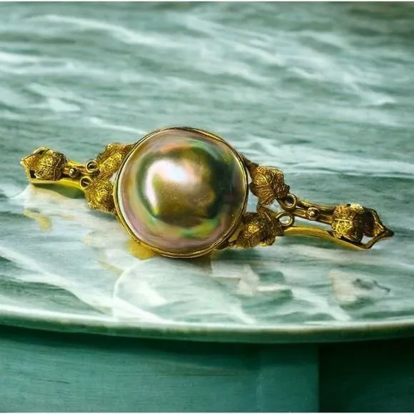 Product image for 10k Yellow Gold Antique Mabe Pearl Brooch Blister Pearl and Leaves Foliage 6.3g
