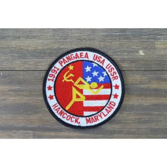 Product image for K70.) 1991 USA USSR Patch Pangaea Hancock Maryland Embroidered Runner