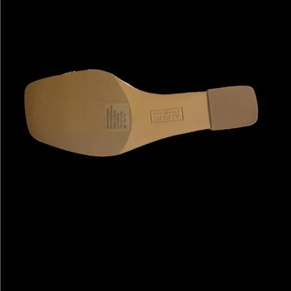 Listing Image Blurred Background
