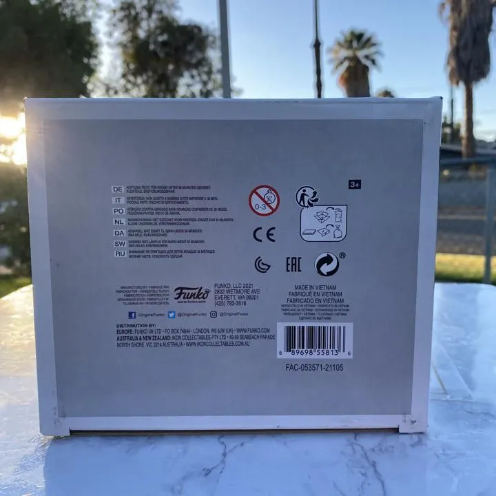 Listing Image Blurred Background