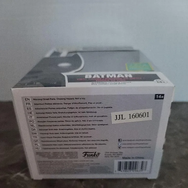 Listing Image Blurred Background