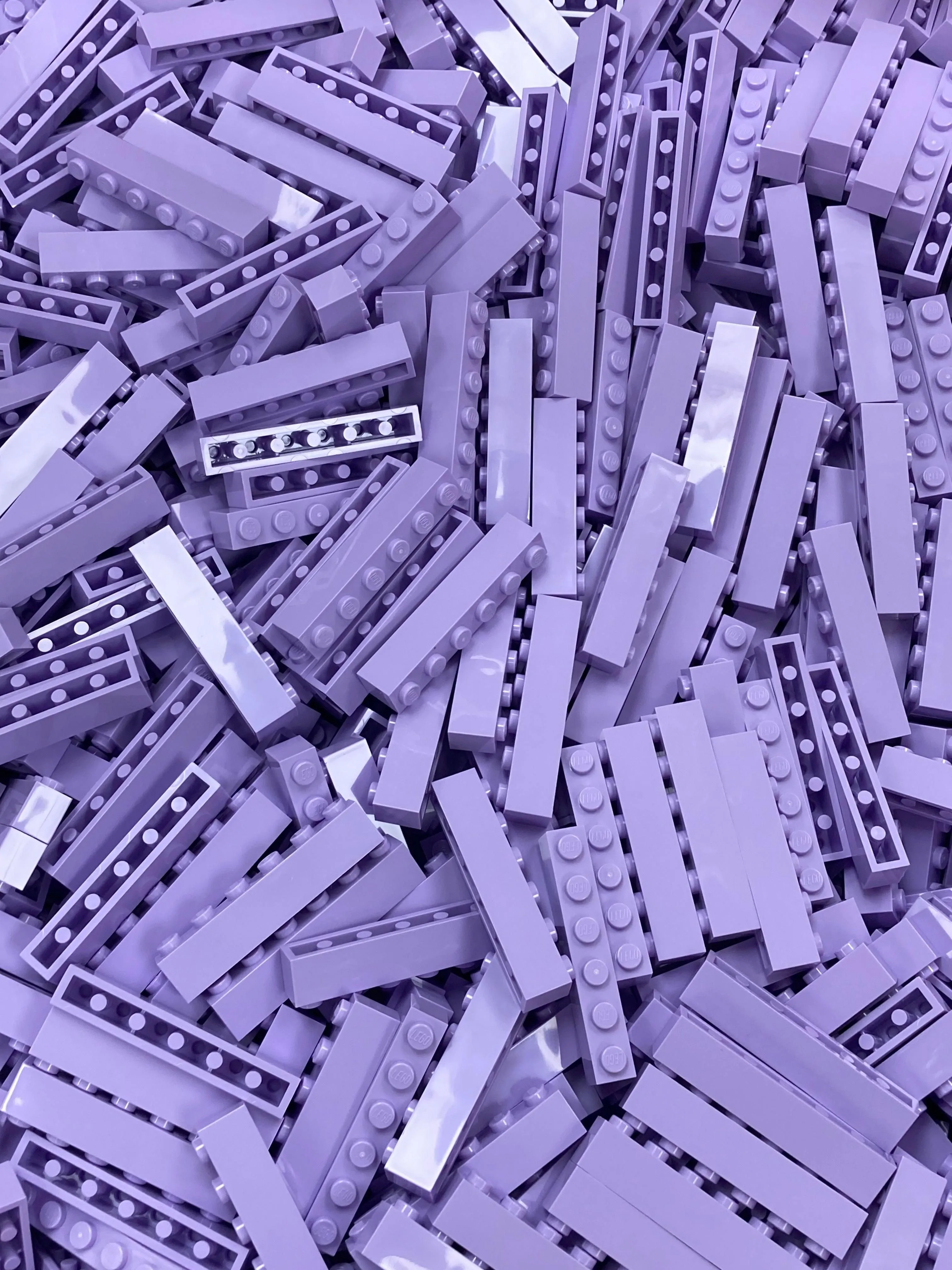 100 x Lavender LEGO® 1x6 Bricks