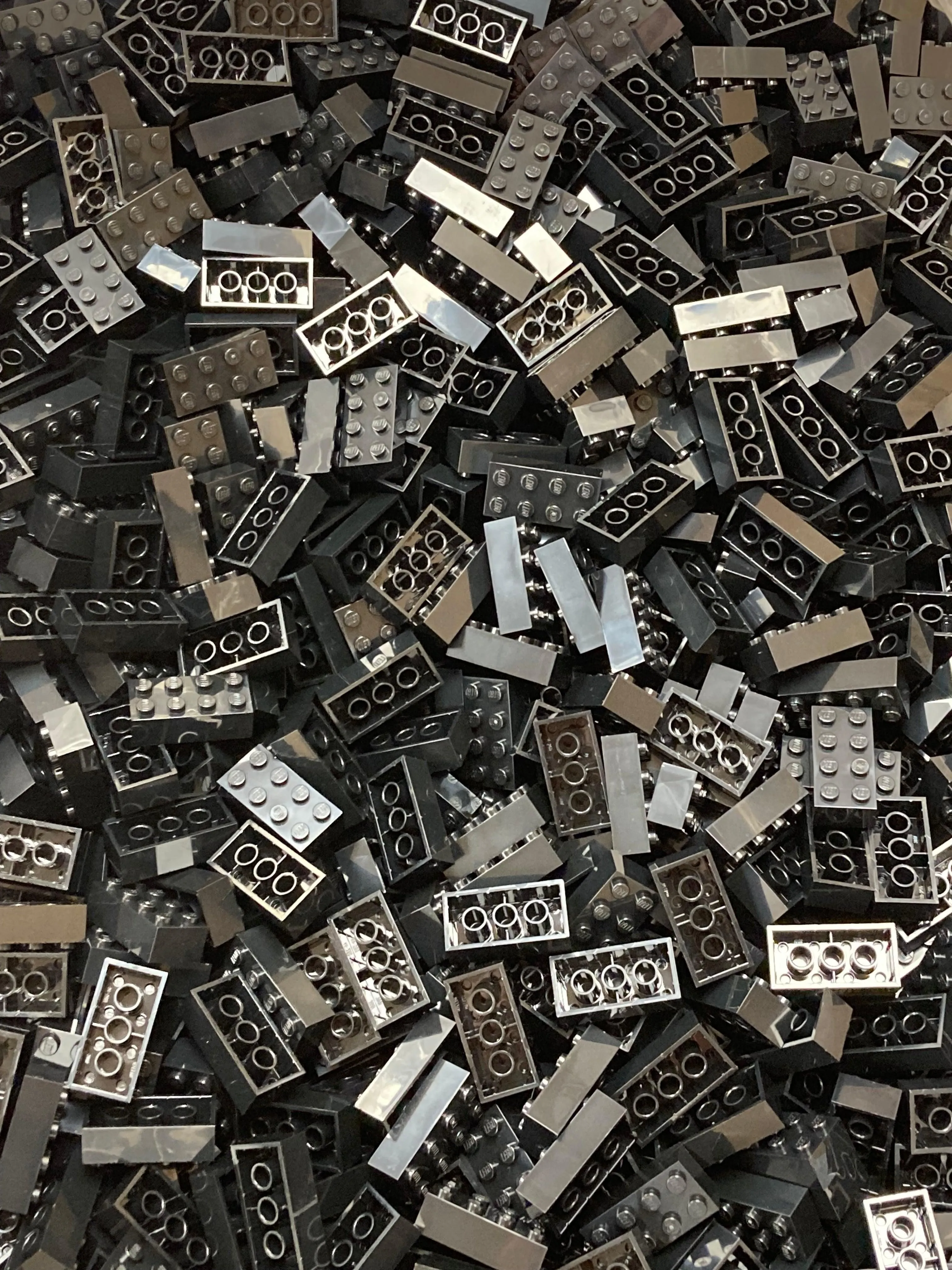 6600 x Black LEGO® 2x4 Bricks