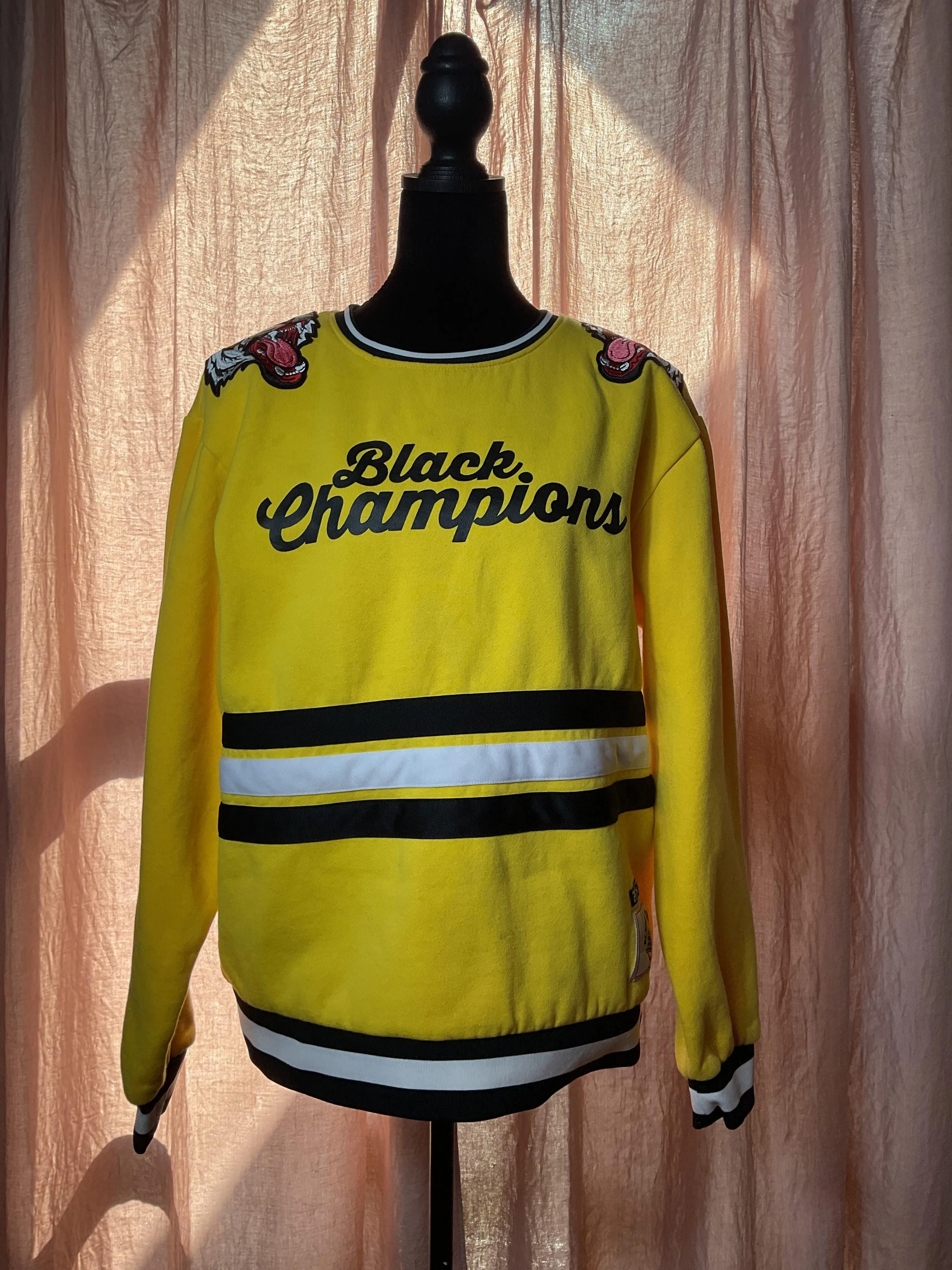 Black Pyramid by Chris Brown Yellow Tiger Patch Crewneck XL