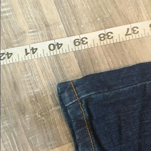 Listing Image Blurred Background