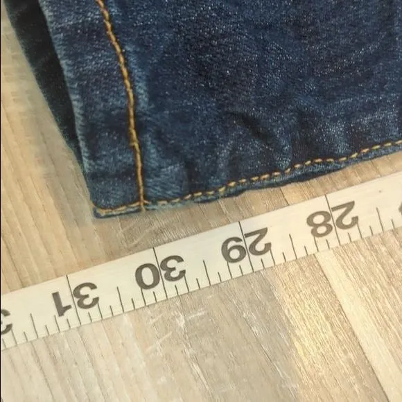 Listing Image Blurred Background