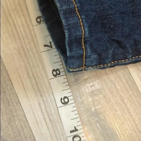 Listing Image Blurred Background