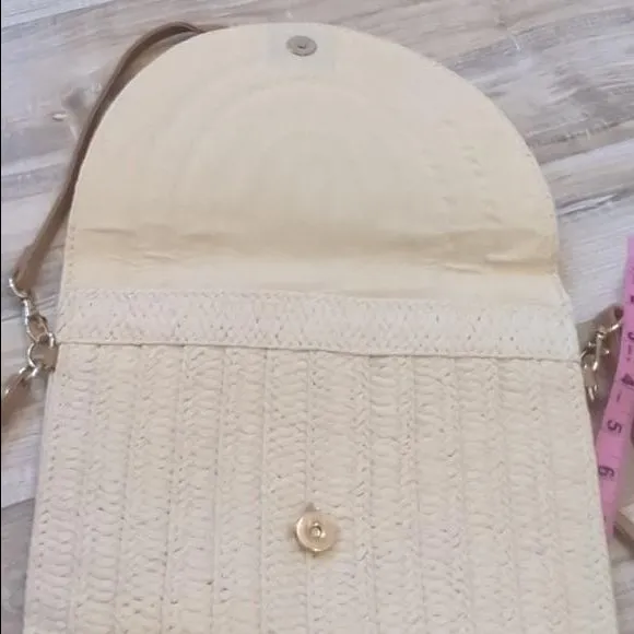 Listing Image Blurred Background