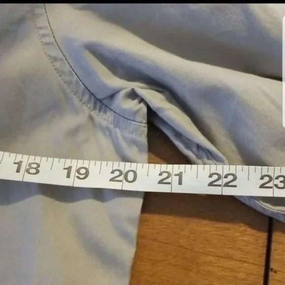 Listing Image Blurred Background