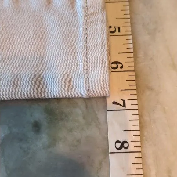 Listing Image Blurred Background
