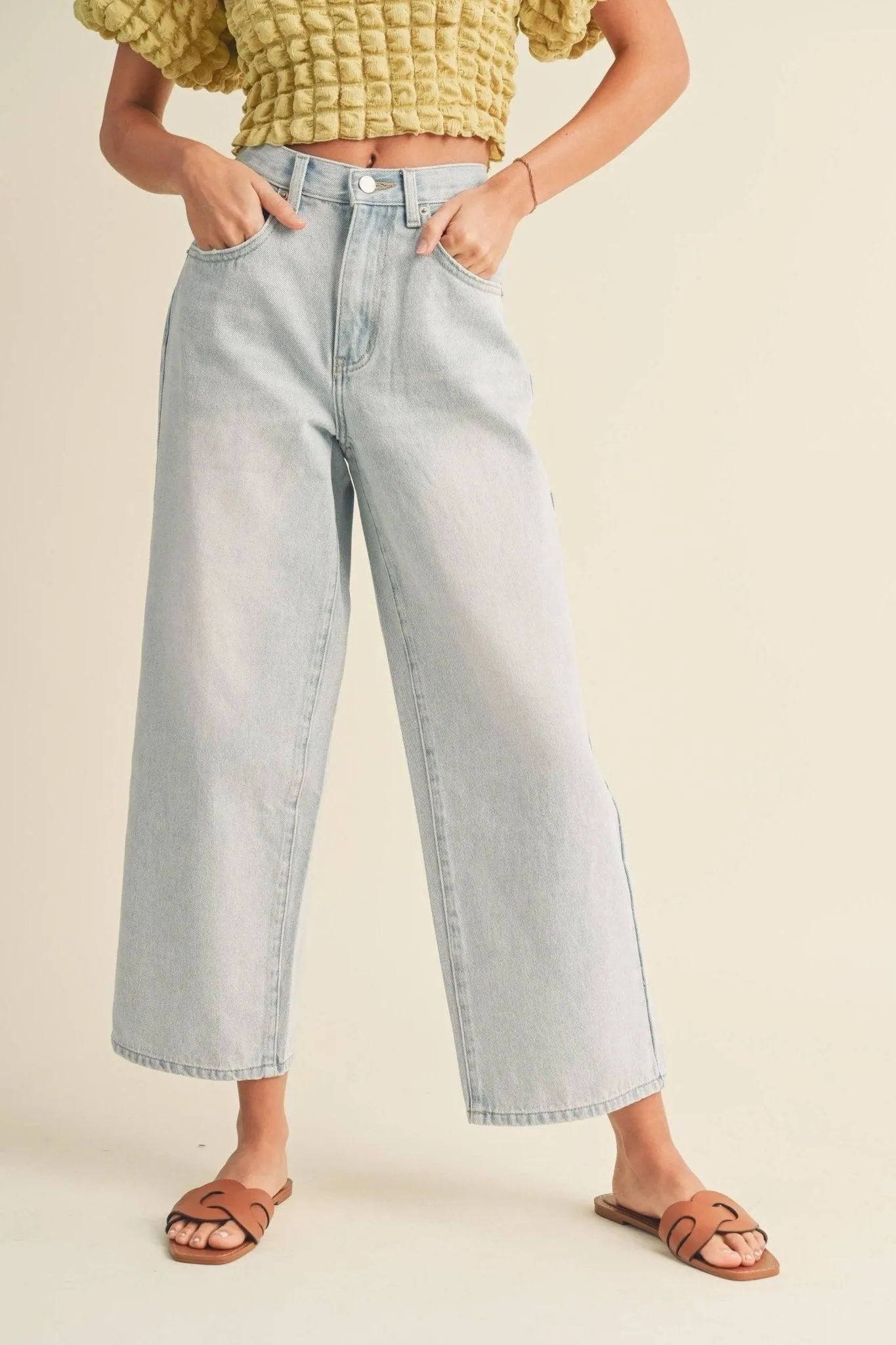 Light Wash Cropped Denim Jeans