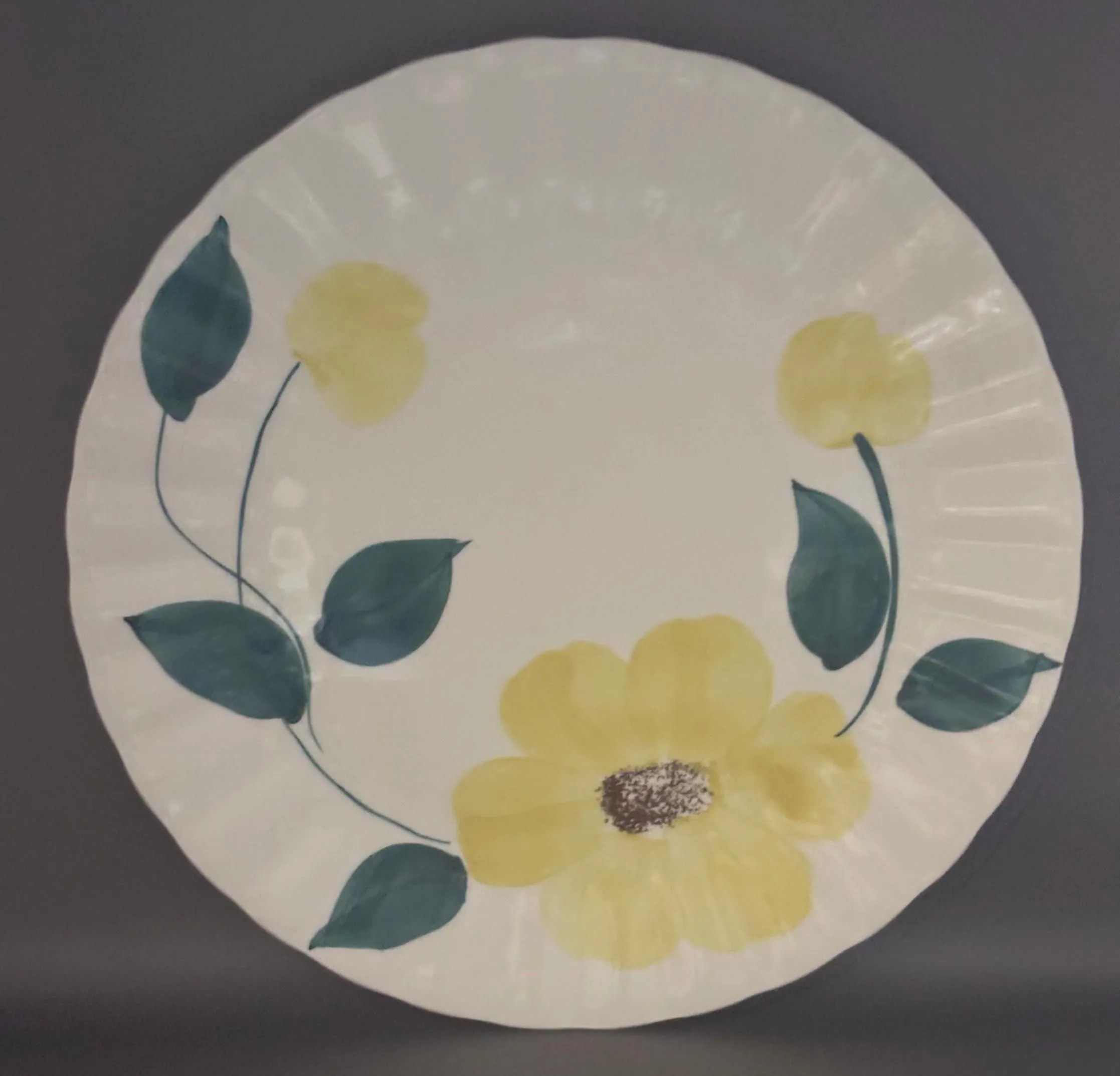 Blue Ridge Southern Potteries Dinner Plate, Ridge Daisy Yellow Flower Design, Lover Antiques and Vintage