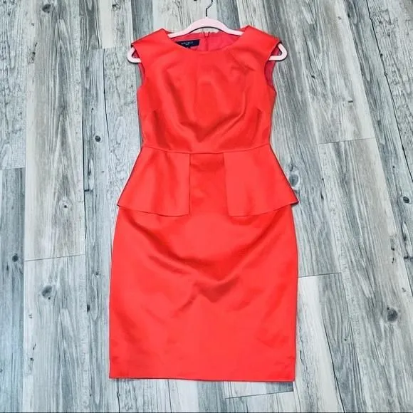 Listing Image Blurred Background