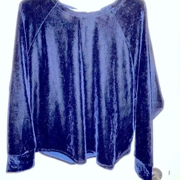 Product image for Lilla P Velvet top    LTOP424