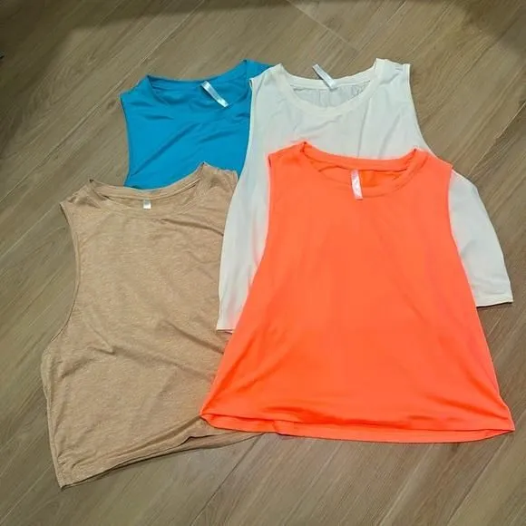 Product image for 4 Pieces Fabletics! Blake Dry Flex Muscle Tank - Size L