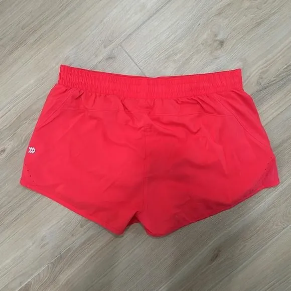Listing Image Blurred Background
