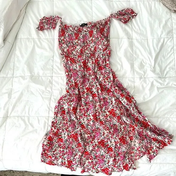Listing Image Blurred Background