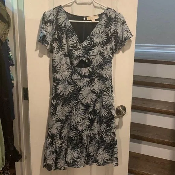 Listing Image Blurred Background