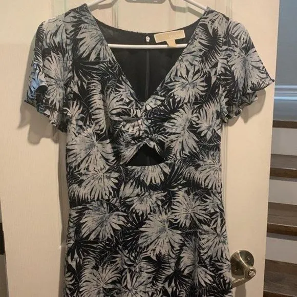 Listing Image Blurred Background