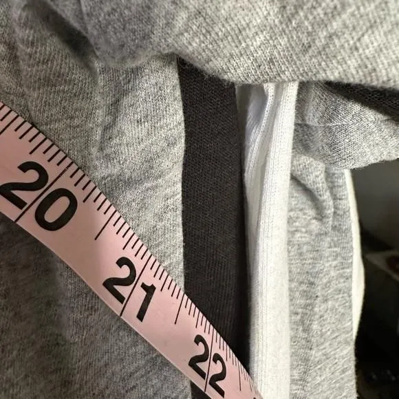 Listing Image Blurred Background