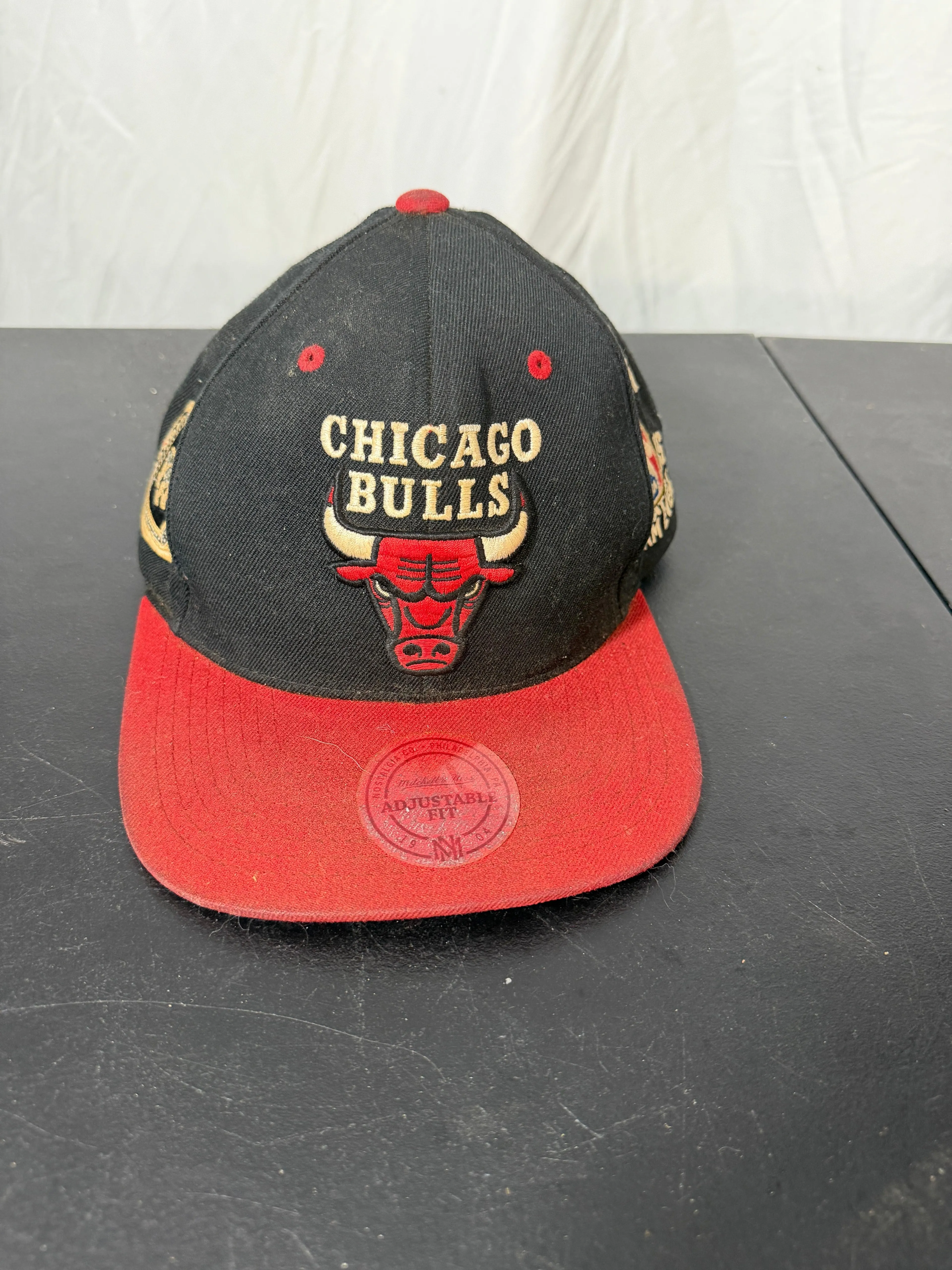 Mitchell & Ness Chicago Bulls Adjustable Snapback Hat
