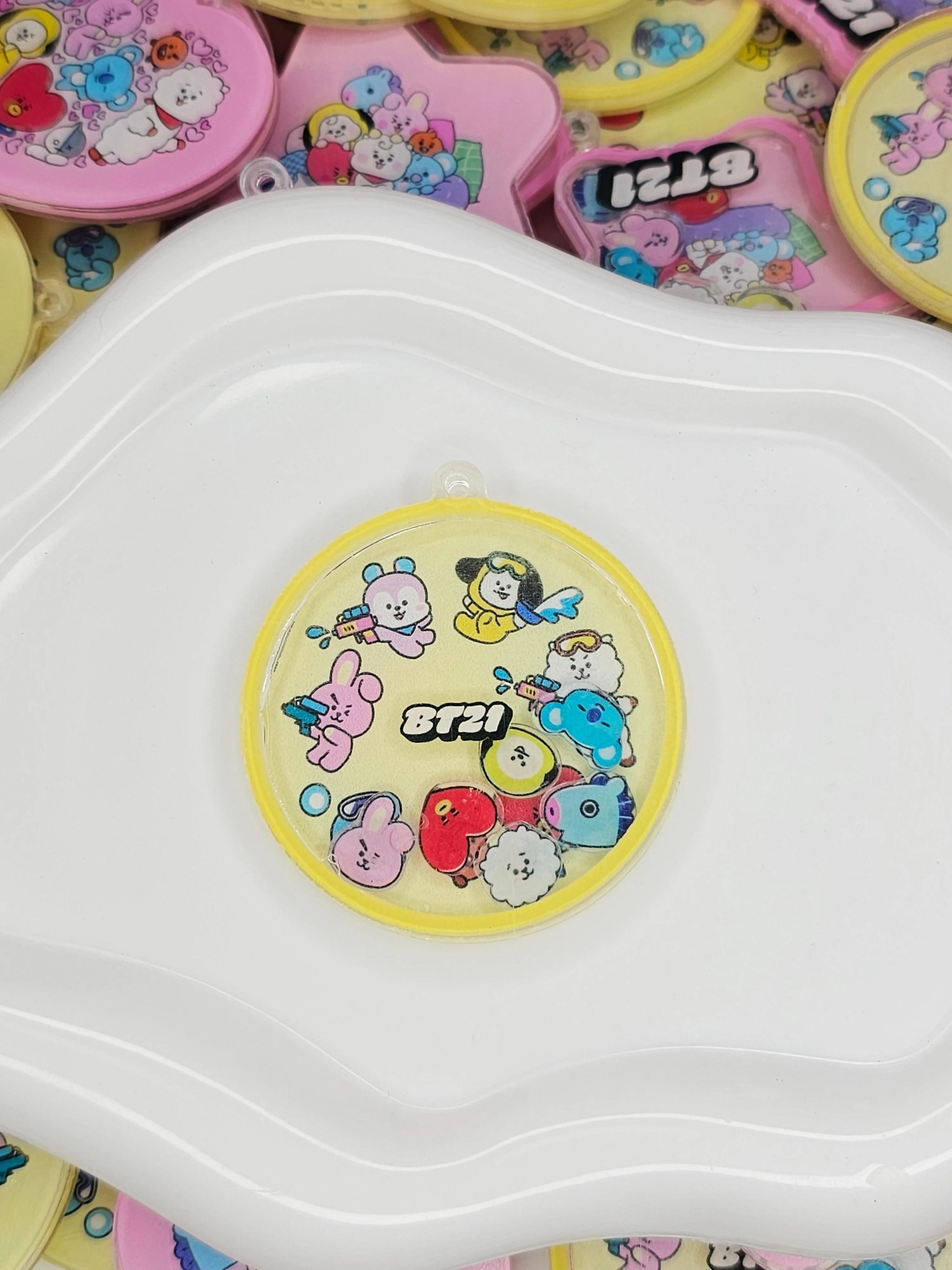 BT21-Inspired Shaker Pendants – Perfect Freebies for Concerts 💜