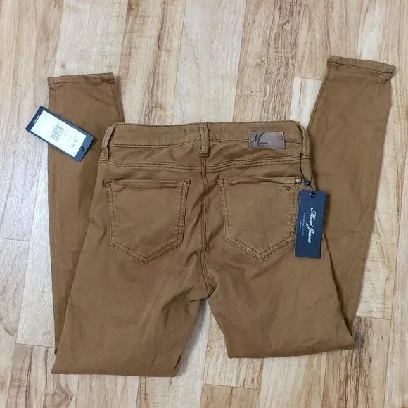 Listing Image Blurred Background