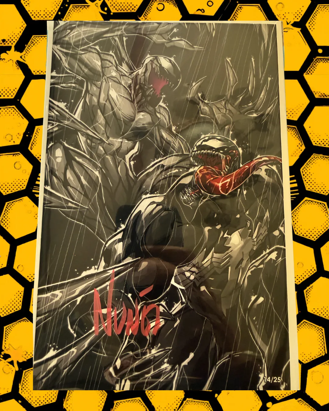 Venom vs Carnage B/W Edition | Shadow Rain Exclusive ⚫⚪ Limited to ONLY 25 Copies – Copy #14/25 ✍️ Signed by Eddie Nunez