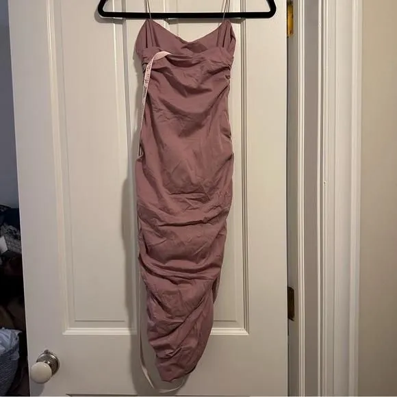 Listing Image Blurred Background