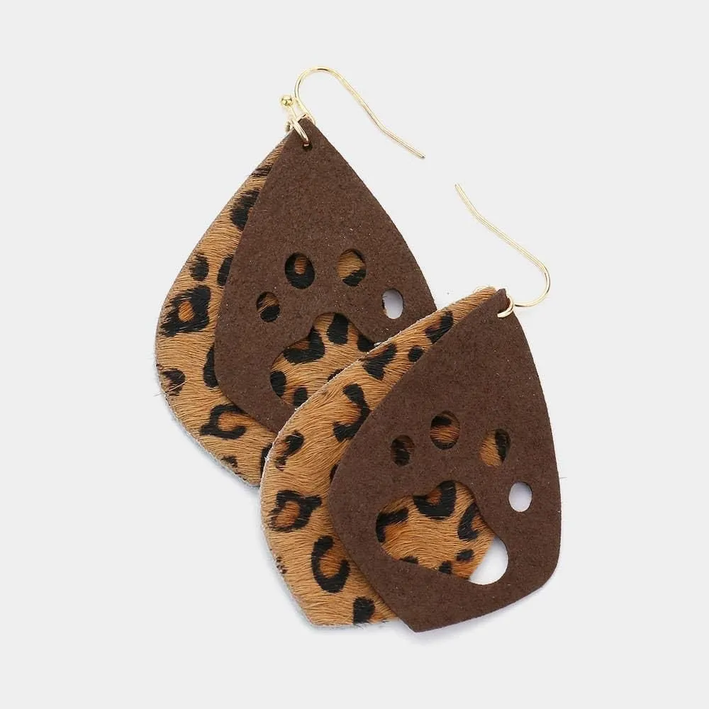 J48. Cut Out Paw Detailed Leopard Patterned Genuine Leather Dangle Earrings