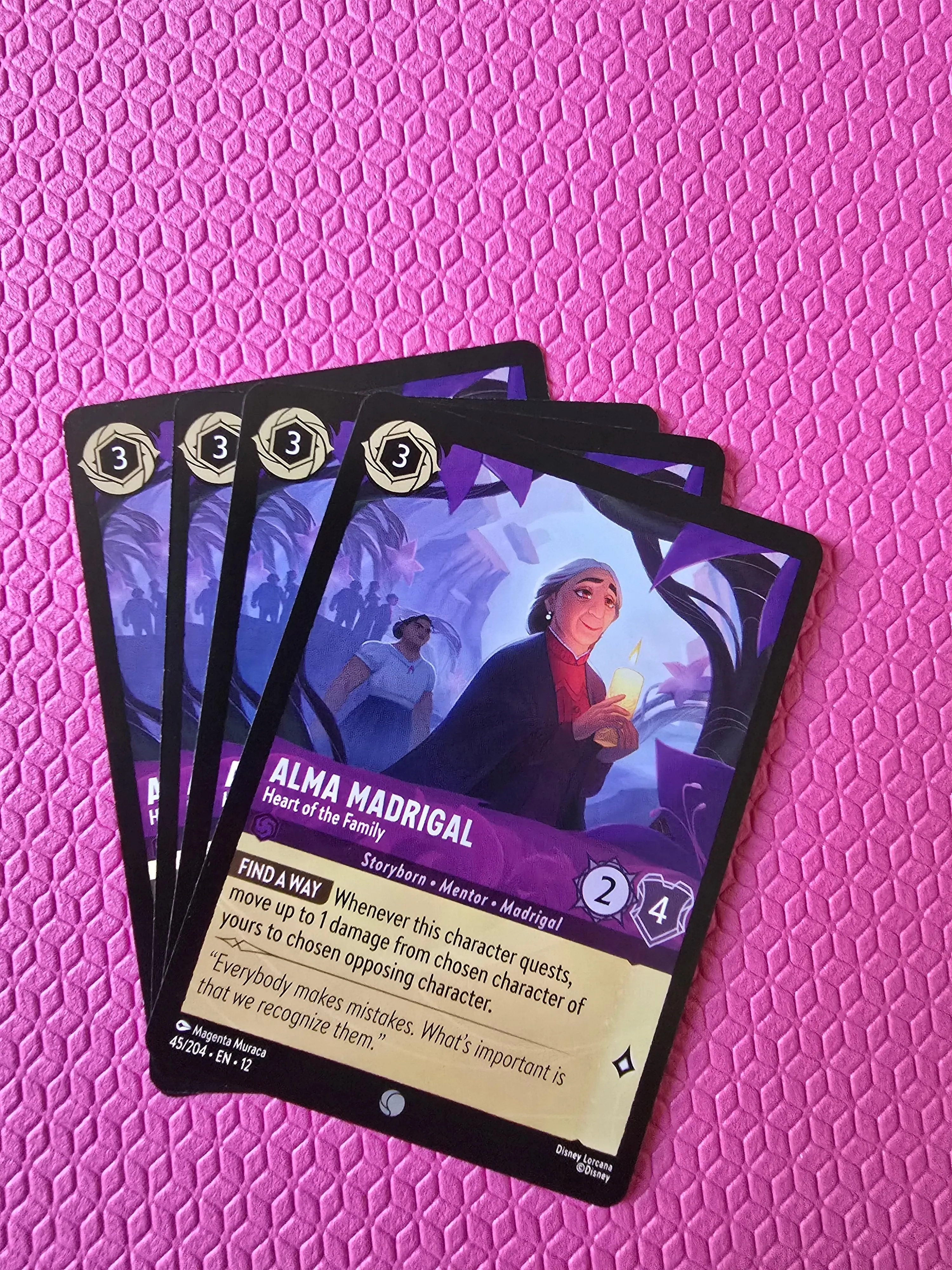 4x Alma Madrigal - Heart of the family