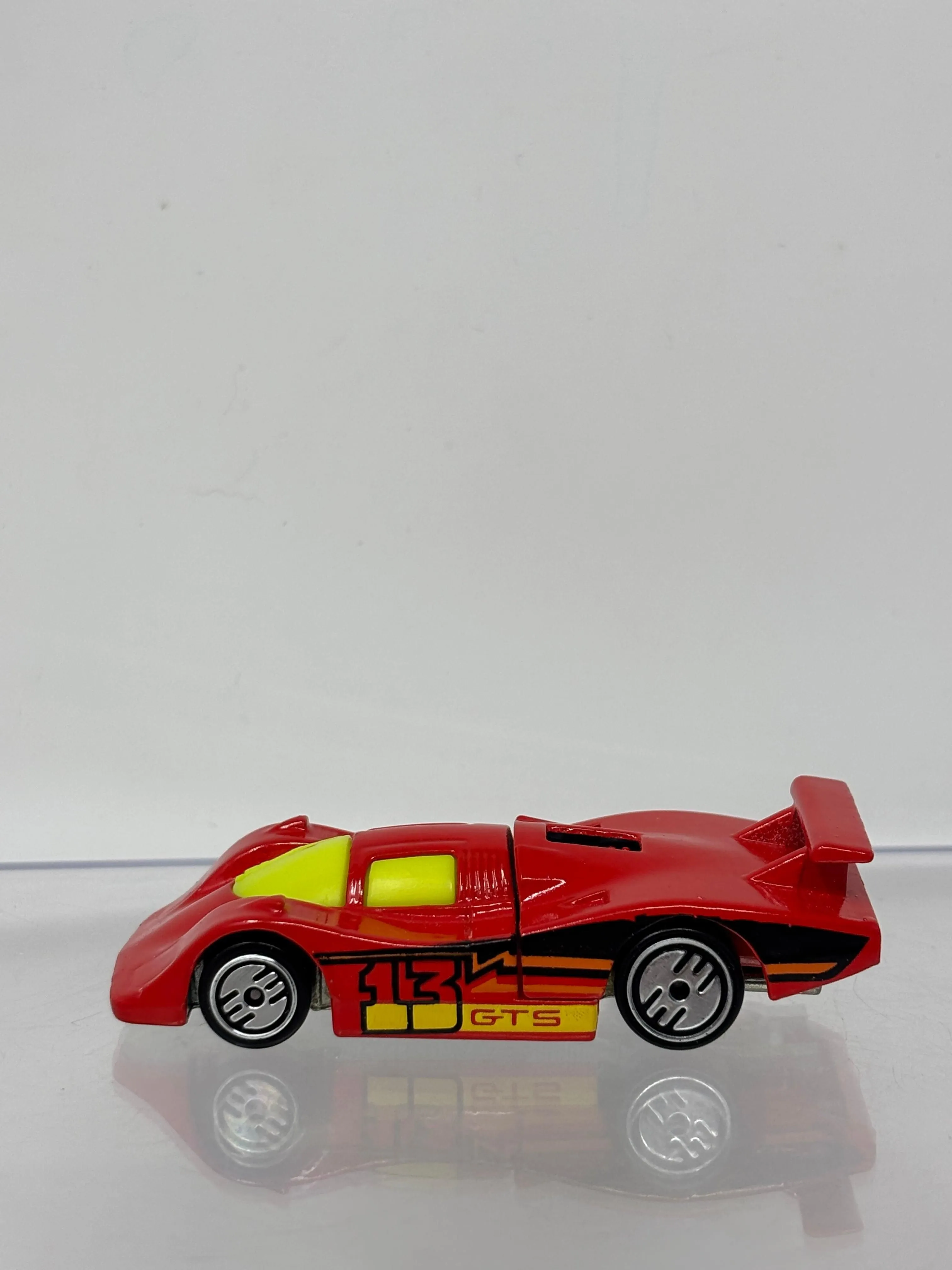 Loose Hot Wheels 1983 2 Solaire CX4 Red
