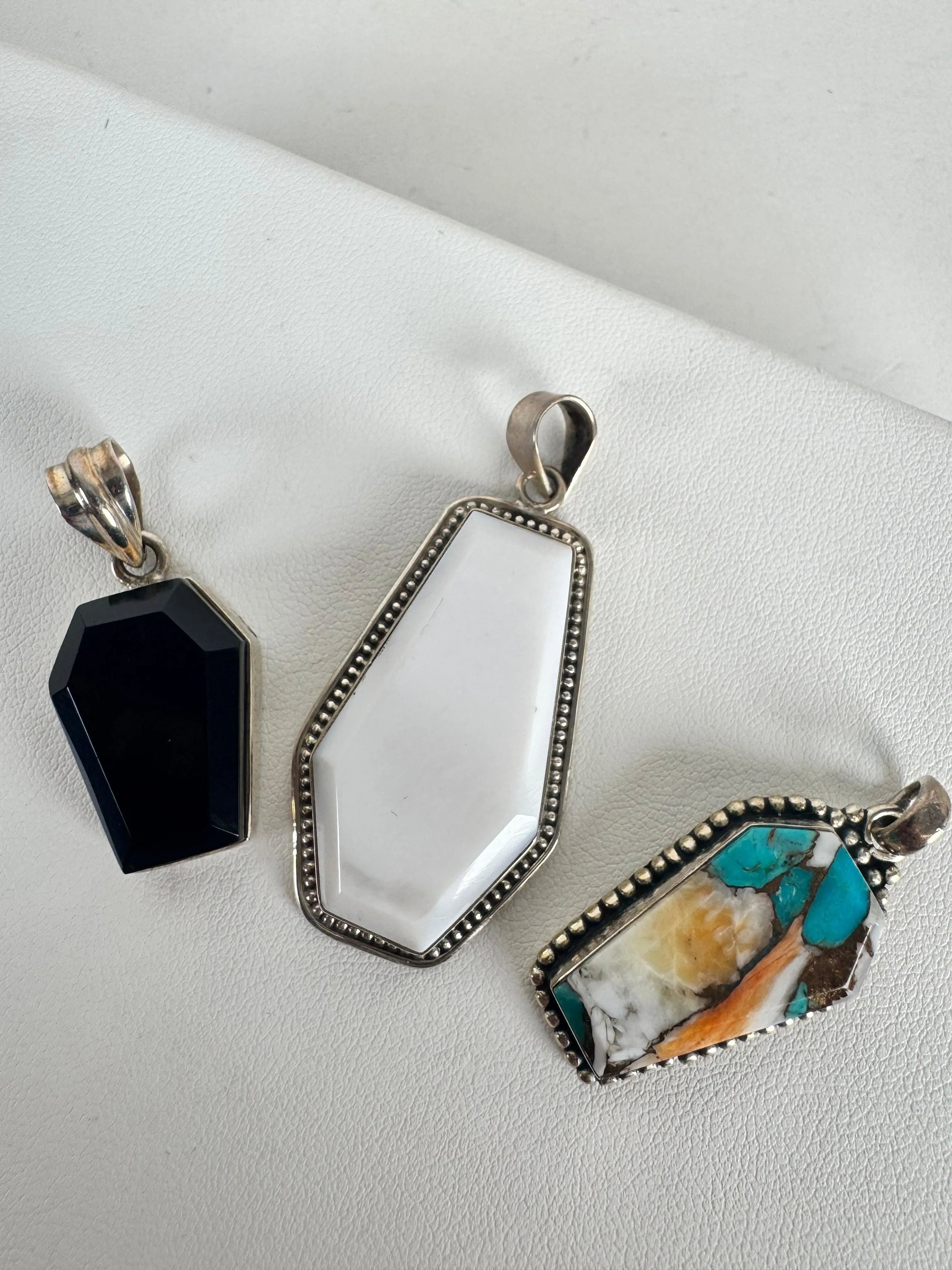 MULTISTONES COFFIN-SHAPED HALLOWEEN PENDANTS (AH 15)