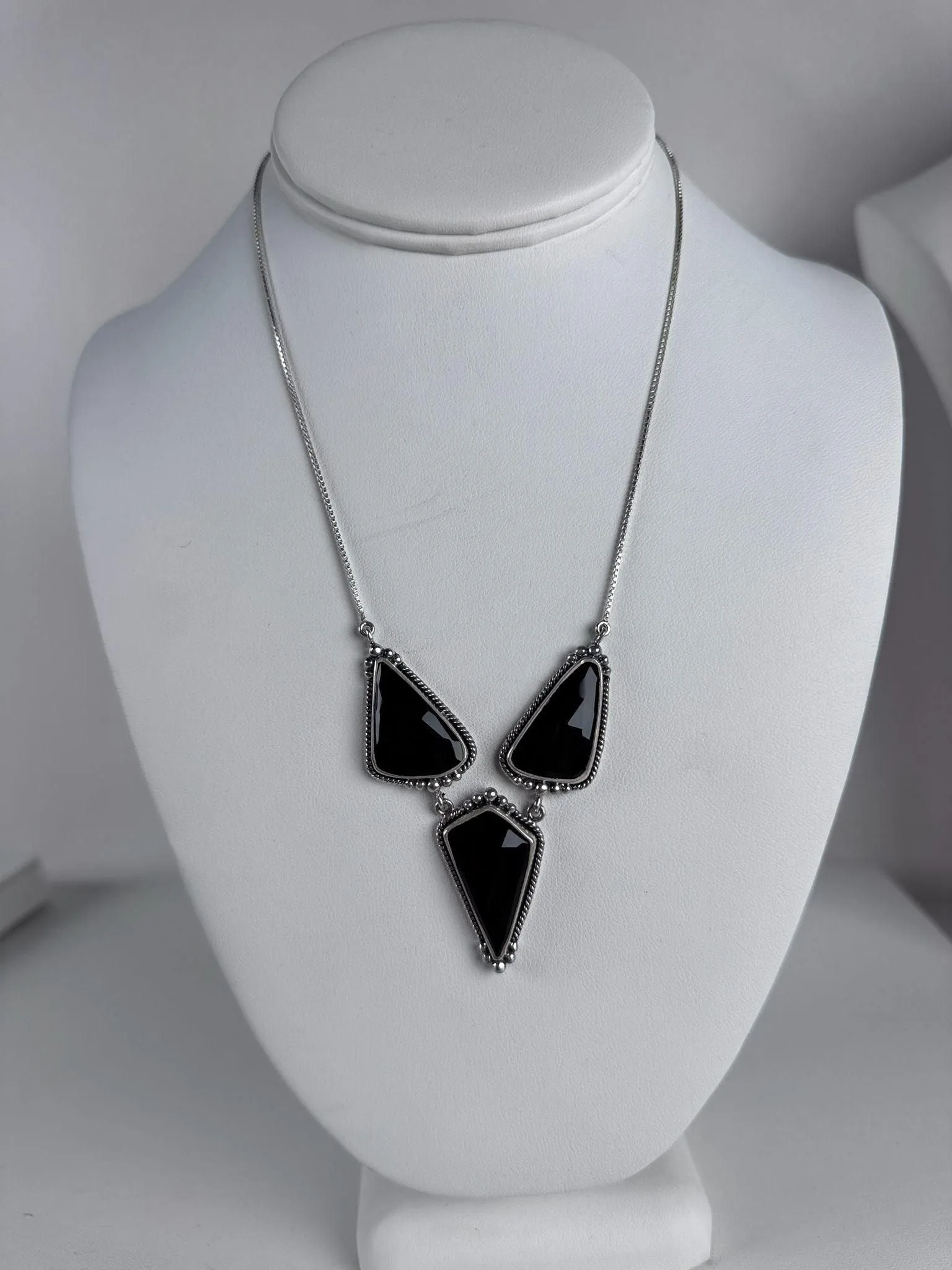 TRIPLE BLACK ONYX NECKLACE 15-19" (MW 276)