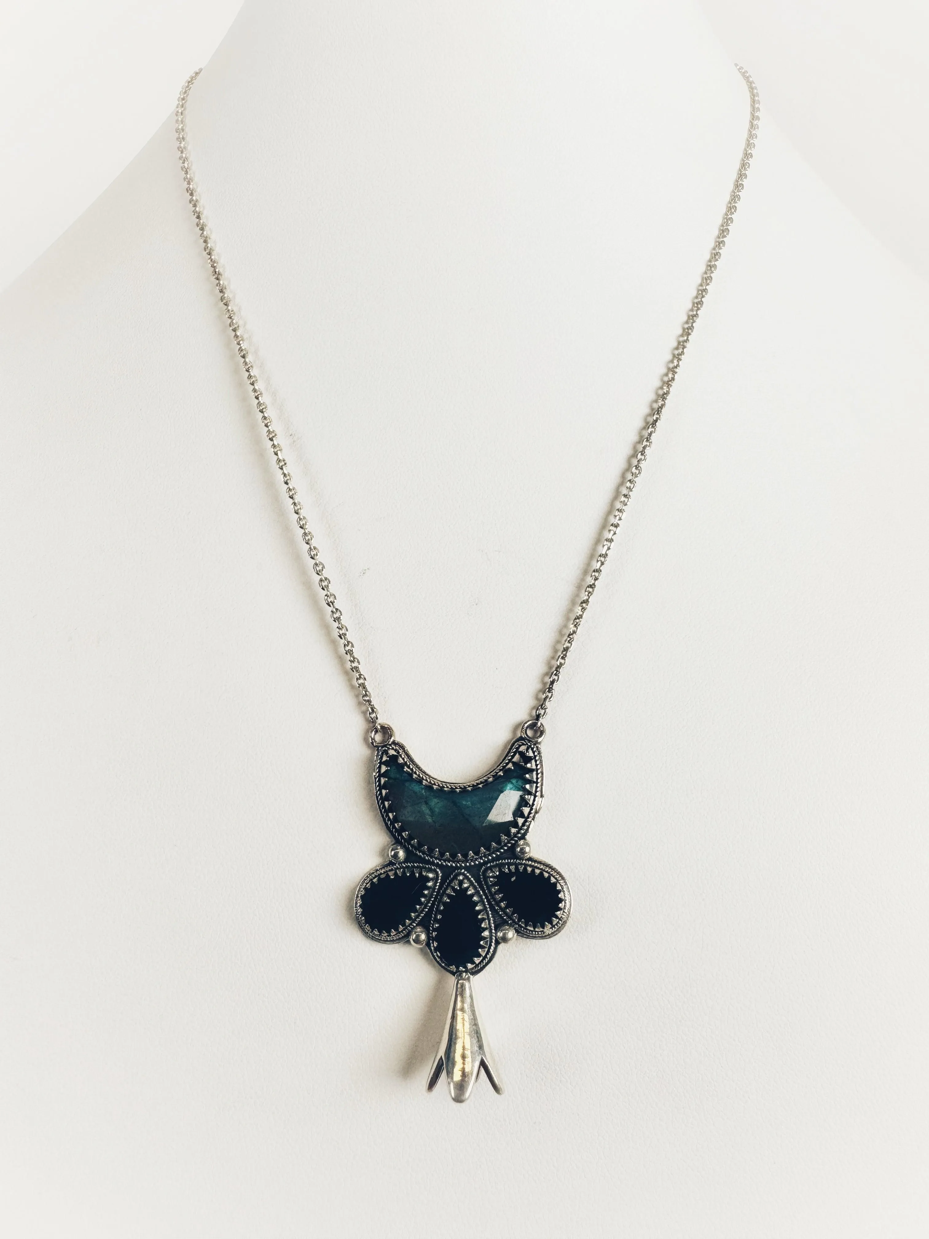 FACETED LABRADORITE & BLACK ONYX BLOSSOM CHARM NECKLACE 16-22" (MW 204)