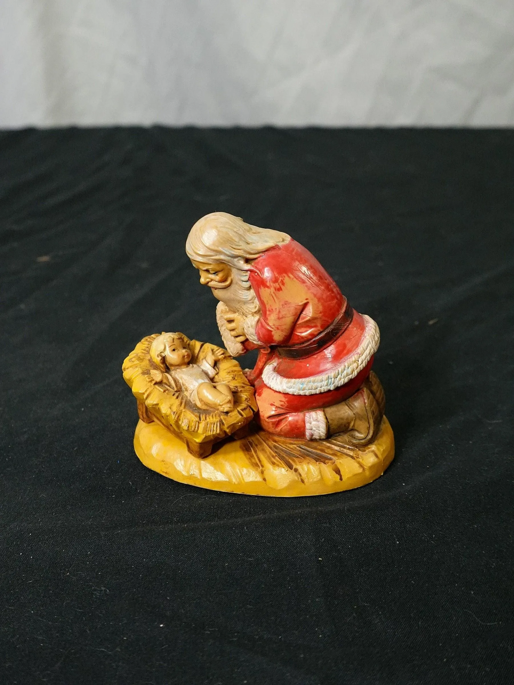 Vintage Fontanini Kneeling Santa Figurine 1984 Italy