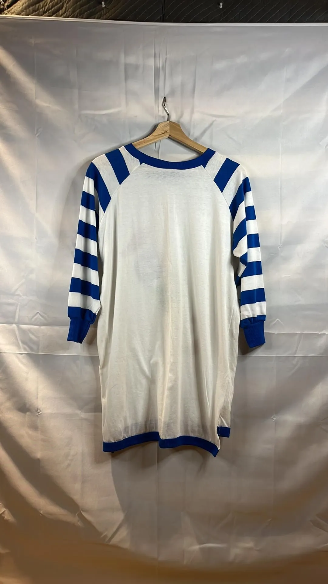 Listing Image Blurred Background
