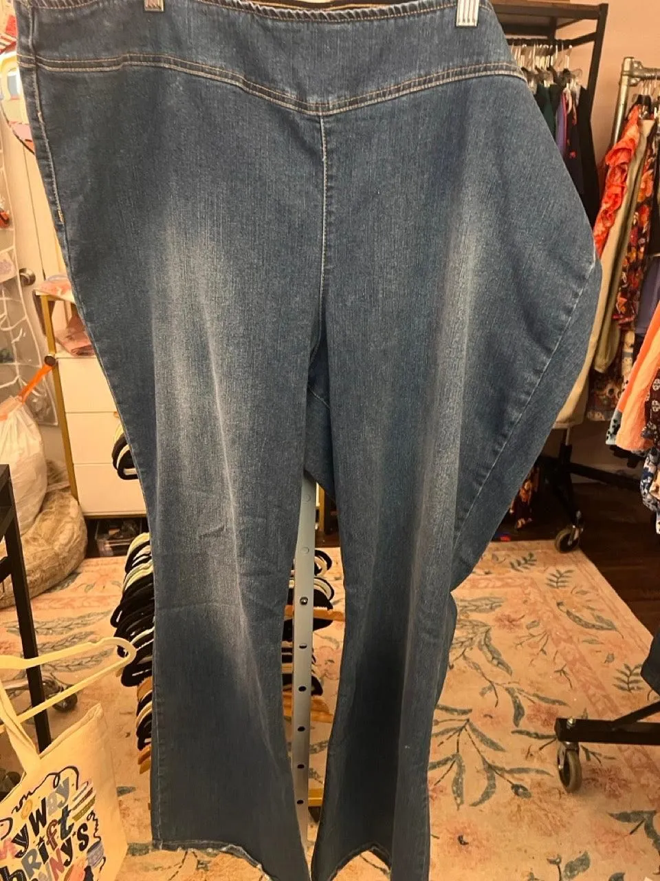 40. 22 Jessica Simpson Boot Cut Jegging Medium Wash