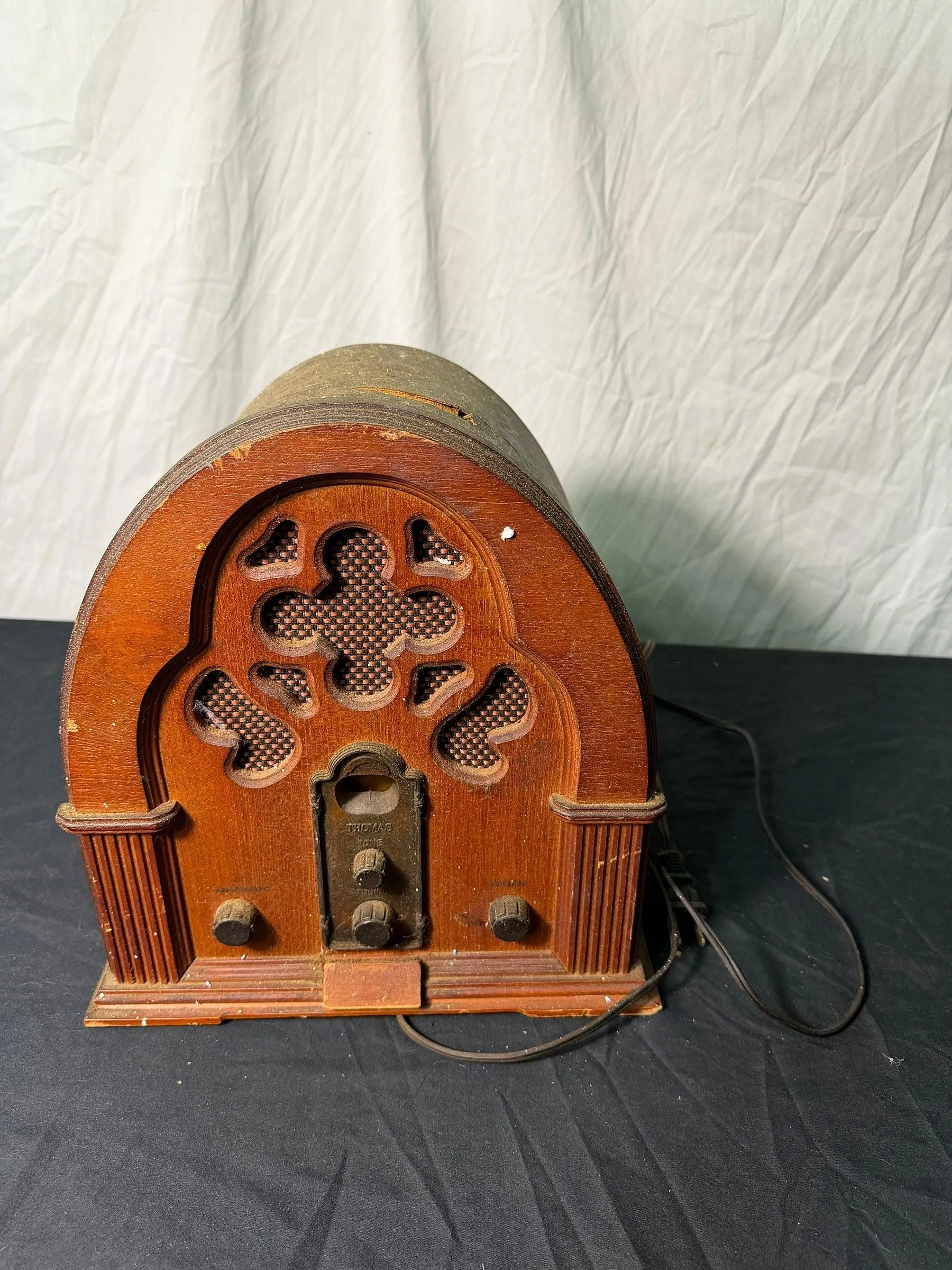 Thomas Radio Model SD-247 Vintage Wooden Radio